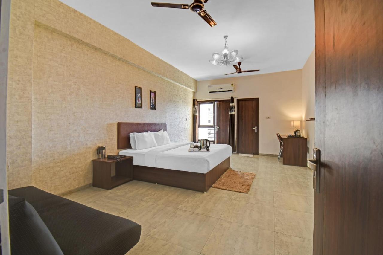 Townhouse Classio Suites Shirdi Esterno foto