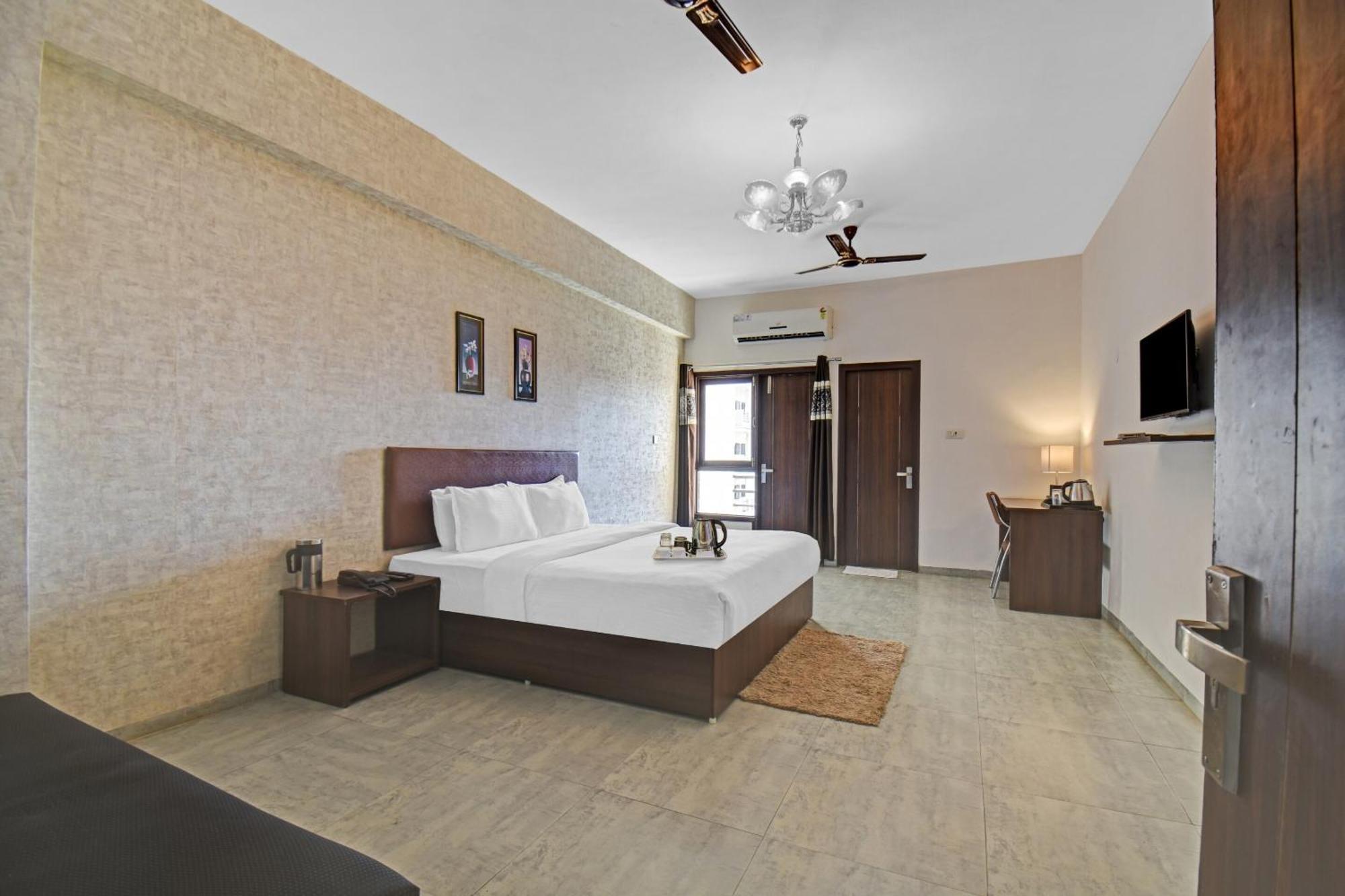 Townhouse Classio Suites Shirdi Esterno foto