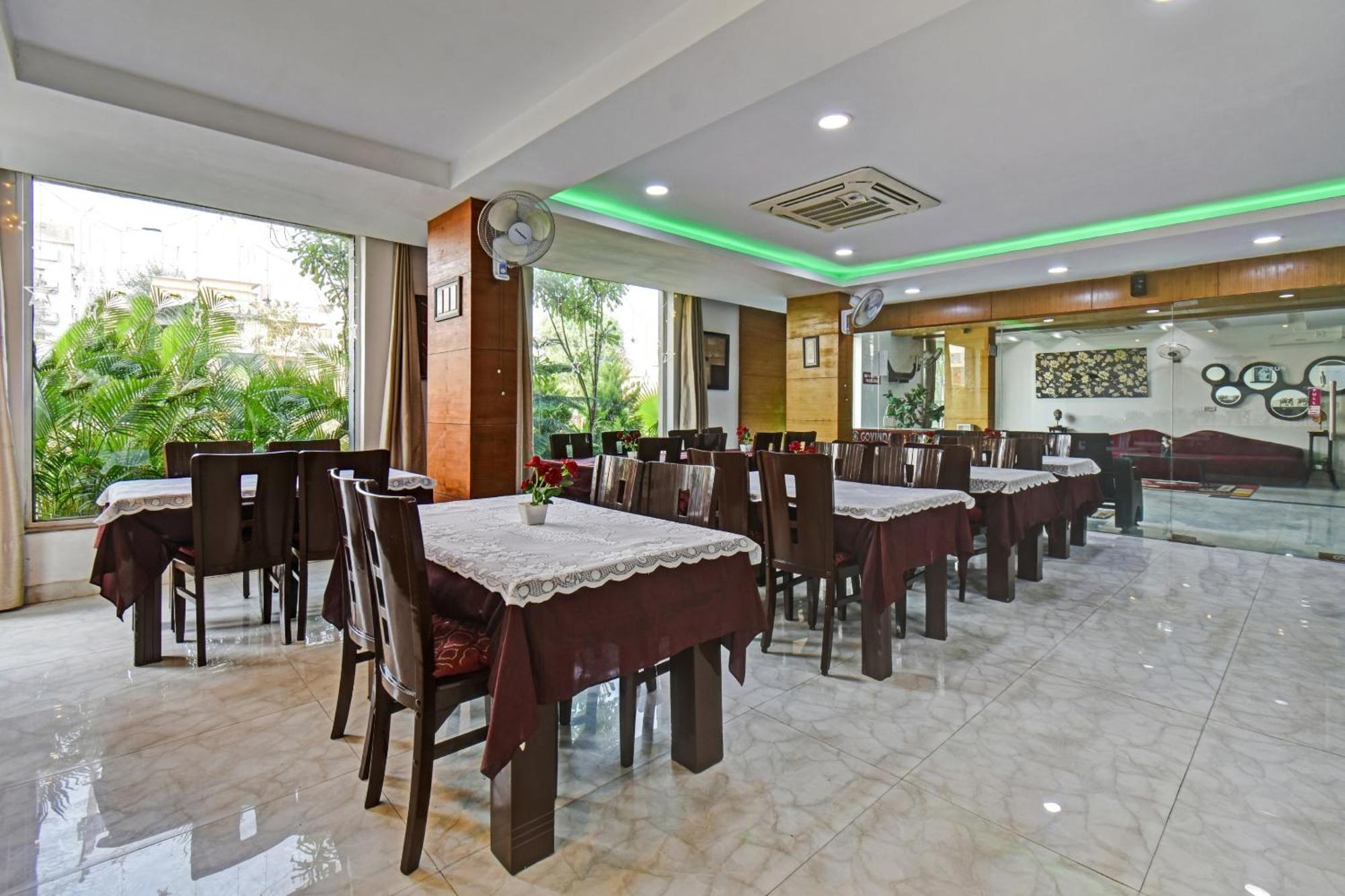Townhouse Classio Suites Shirdi Esterno foto