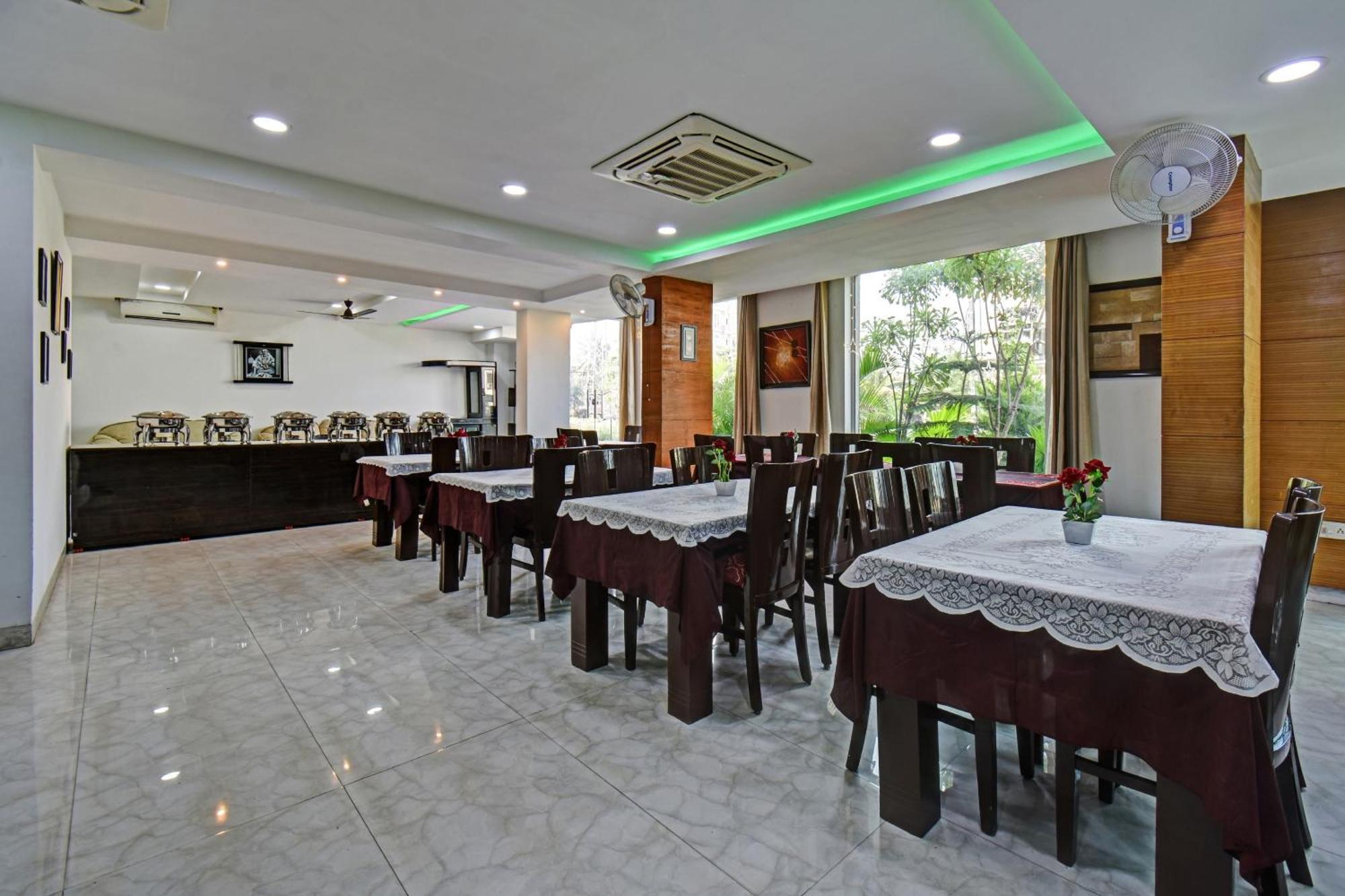 Townhouse Classio Suites Shirdi Esterno foto